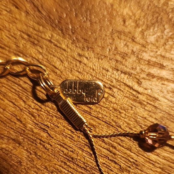 Gold Minimalist Necklace with Elegant Design - Picture 4 of 8